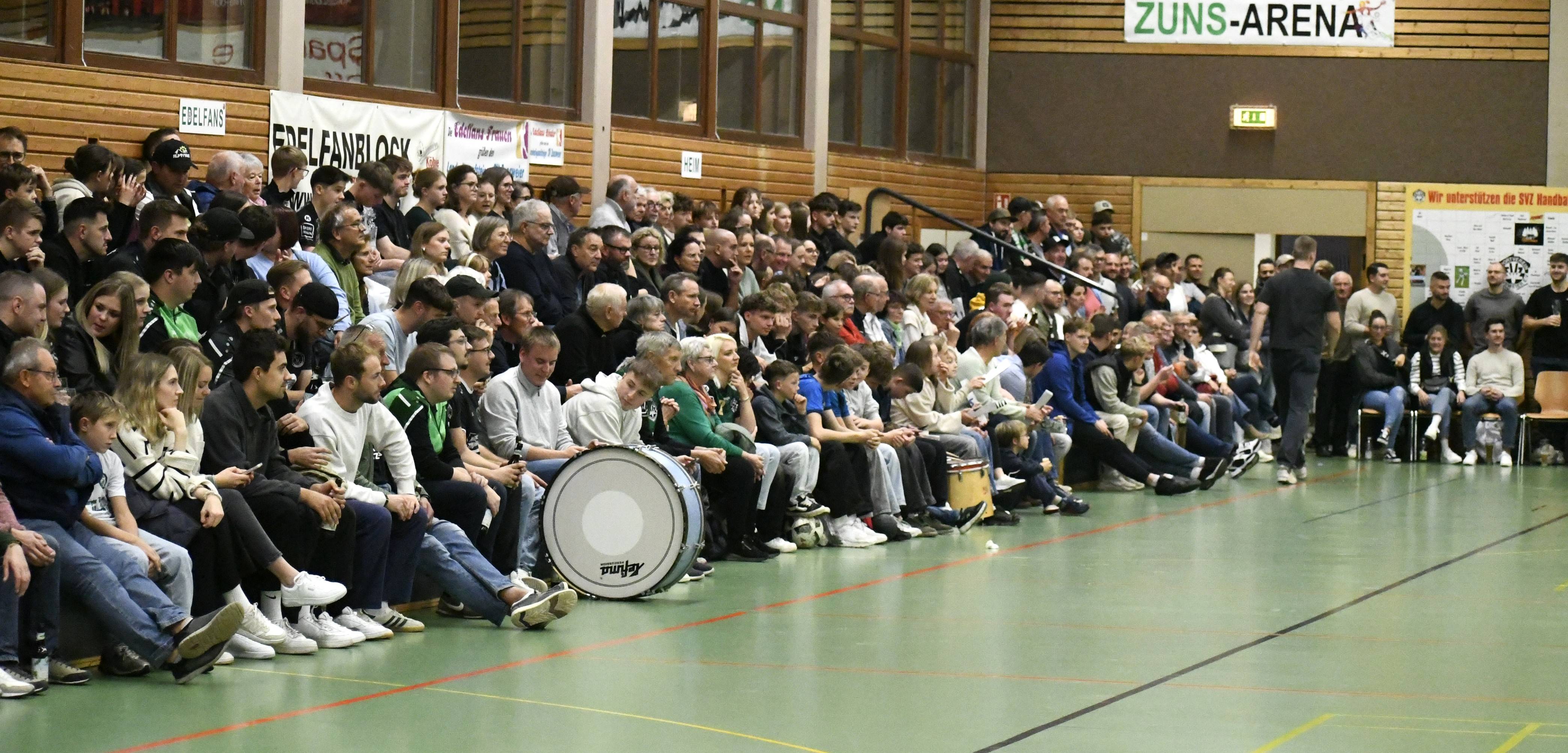 Fans im Derby 24.10.25 neu